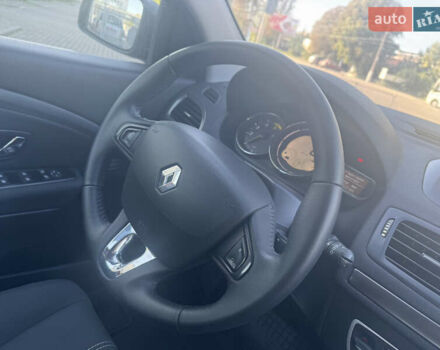 Красный Рено Меган, объемом двигателя 1.5 л и пробегом 250 тыс. км за 8150 $, фото 48 на Automoto.ua