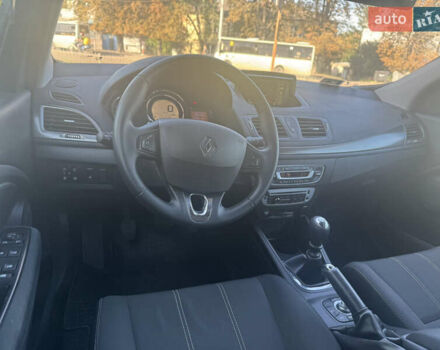 Красный Рено Меган, объемом двигателя 1.5 л и пробегом 250 тыс. км за 8150 $, фото 30 на Automoto.ua