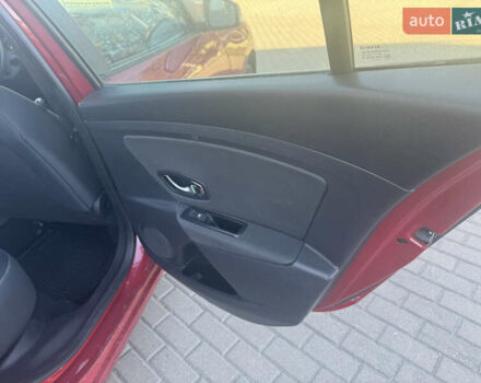 Красный Рено Меган, объемом двигателя 1.5 л и пробегом 250 тыс. км за 8150 $, фото 32 на Automoto.ua