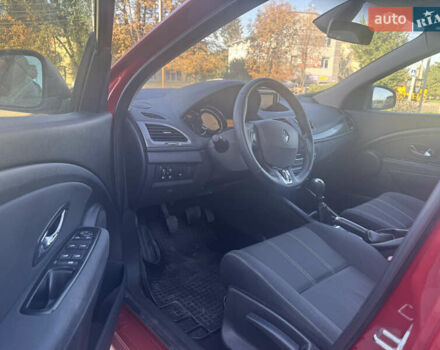 Красный Рено Меган, объемом двигателя 1.5 л и пробегом 250 тыс. км за 8150 $, фото 17 на Automoto.ua