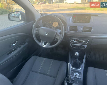 Красный Рено Меган, объемом двигателя 1.5 л и пробегом 250 тыс. км за 8150 $, фото 37 на Automoto.ua