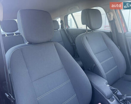 Красный Рено Меган, объемом двигателя 1.5 л и пробегом 250 тыс. км за 8150 $, фото 43 на Automoto.ua