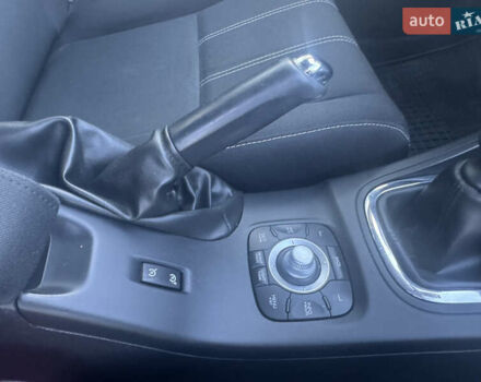 Красный Рено Меган, объемом двигателя 1.5 л и пробегом 250 тыс. км за 8150 $, фото 45 на Automoto.ua