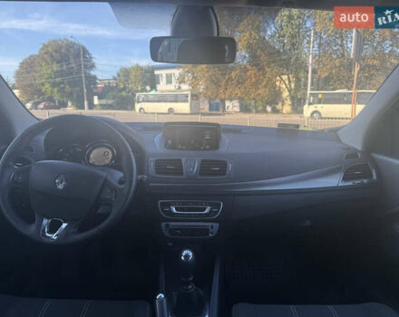 Красный Рено Меган, объемом двигателя 1.5 л и пробегом 250 тыс. км за 8150 $, фото 36 на Automoto.ua