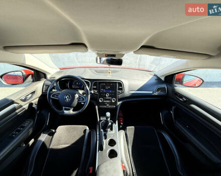 Красный Рено Меган, объемом двигателя 1.2 л и пробегом 130 тыс. км за 10200 $, фото 13 на Automoto.ua