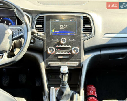 Красный Рено Меган, объемом двигателя 1.2 л и пробегом 130 тыс. км за 10200 $, фото 18 на Automoto.ua