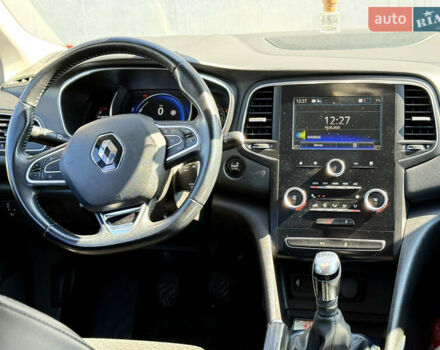 Красный Рено Меган, объемом двигателя 1.2 л и пробегом 130 тыс. км за 10200 $, фото 17 на Automoto.ua