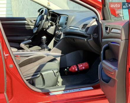 Красный Рено Меган, объемом двигателя 1.2 л и пробегом 130 тыс. км за 10200 $, фото 11 на Automoto.ua