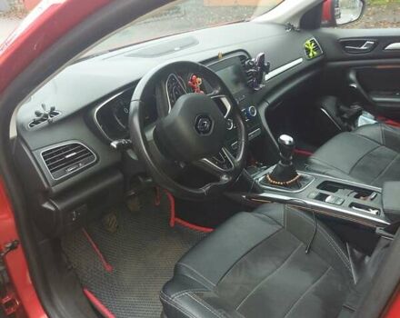 Красный Рено Меган, объемом двигателя 1.46 л и пробегом 235 тыс. км за 14000 $, фото 5 на Automoto.ua