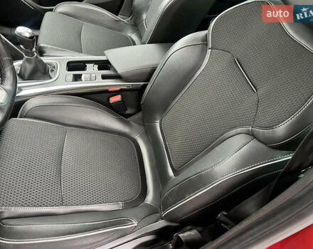 Красный Рено Меган, объемом двигателя 1.5 л и пробегом 209 тыс. км за 13665 $, фото 26 на Automoto.ua