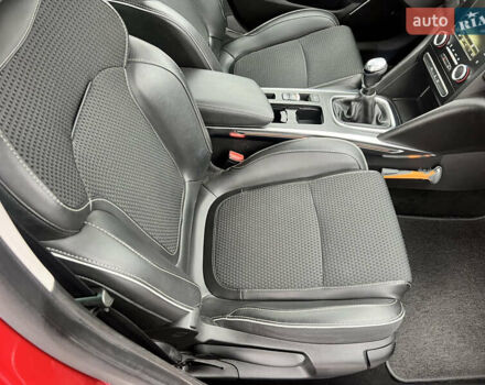 Красный Рено Меган, объемом двигателя 1.5 л и пробегом 209 тыс. км за 13665 $, фото 42 на Automoto.ua