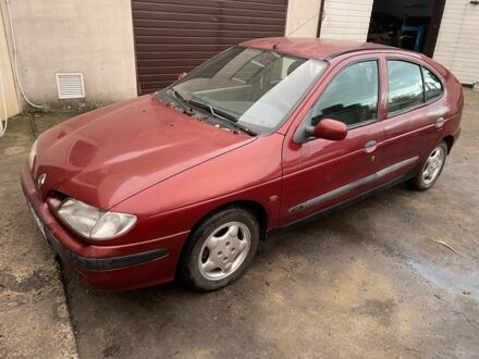 Красный Рено Меган, объемом двигателя 1.6 л и пробегом 260 тыс. км за 1050 $, фото 1 на Automoto.ua