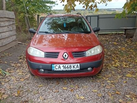 Рено Меган 2003 в Черкассах на Automoto.ua Красный Рено Меган, объемом двигателя 1.4 л и пробегом 241 тыс. км за 3611 $, фото 1 на Automoto.ua
