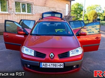 Рено Меган 2006 в Черкассах на Automoto.ua Красный Рено Меган, объемом двигателя 1.6 л и пробегом 190 тыс. км за 4800 $, фото 1 на Automoto.ua