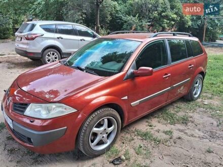 Рено Меган 2006 в Полтаве на Automoto.ua Красный Рено Меган, объемом двигателя 1.6 л и пробегом 258 тыс. км за 4700 $, фото 1 на Automoto.ua