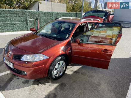 Рено Меган 2007 в Киеве на Automoto.ua Красный Рено Меган, объемом двигателя 1.59 л и пробегом 269 тыс. км за 5700 $, фото 1 на Automoto.ua