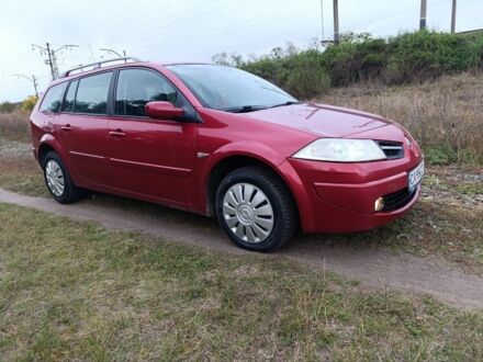 Рено Меган 2008 в Смеле на Automoto.ua Красный Рено Меган, объемом двигателя 1.4 л и пробегом 212 тыс. км за 3950 $, фото 1 на Automoto.ua