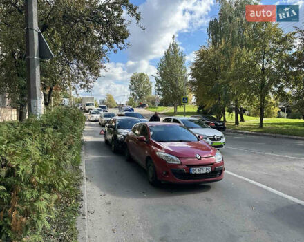 Красный Рено Меган, объемом двигателя 1.46 л и пробегом 520 тыс. км за 3200 $, фото 1 на Automoto.ua