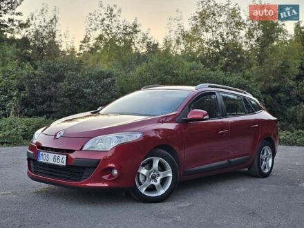 Рено Меган 2010 в Радивилове на Automoto.ua Красный Рено Меган, объемом двигателя 1.6 л и пробегом 193 тыс. км за 7100 $, фото 1 на Automoto.ua