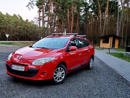Рено Меган 2011 в Ковель на Automoto.ua Красный Рено Меган, объемом двигателя 0 л и пробегом 255 тыс. км за 5750 $, фото 1 на Automoto.ua