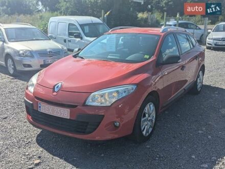Рено Меган 2012 в Ровно на Automoto.ua Красный Рено Меган, объемом двигателя 1.6 л и пробегом 197 тыс. км за 6550 $, фото 1 на Automoto.ua