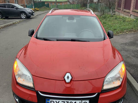 Красный Рено Меган, объемом двигателя 1.46 л и пробегом 250 тыс. км за 6800 $, фото 1 на Automoto.ua