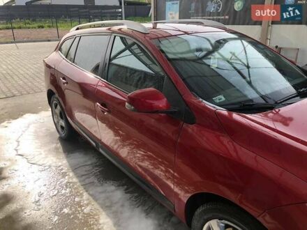 Рено Меган 2013 у Львові на Automoto.ua Червоний Рено Меган, об'ємом двигуна 1.46 л та пробігом 256 тис. км за 7999 $, фото 1 на Automoto.ua