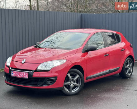Красный Рено Меган, объемом двигателя 1.6 л и пробегом 188 тыс. км за 6999 $, фото 1 на Automoto.ua