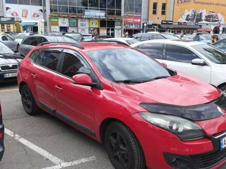 Рено Меган 2013 в Белой Церкве на Automoto.ua Красный Рено Меган, объемом двигателя 1.5 л и пробегом 250 тыс. км за 7700 $, фото 1 на Automoto.ua