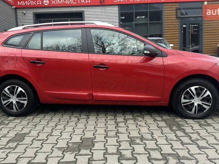 Красный Рено Меган, объемом двигателя 1.5 л и пробегом 250 тыс. км за 8400 $, фото 1 на Automoto.ua