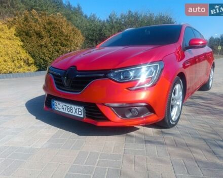 Красный Рено Меган, объемом двигателя 1.2 л и пробегом 130 тыс. км за 12300 $, фото 1 на Automoto.ua