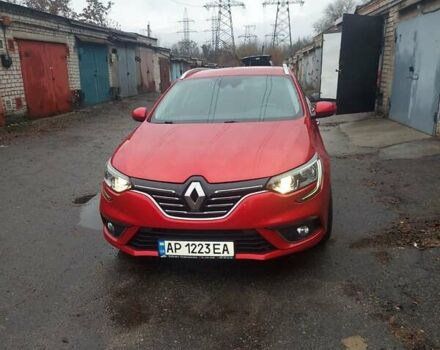 Красный Рено Меган, объемом двигателя 1.46 л и пробегом 235 тыс. км за 14000 $, фото 1 на Automoto.ua