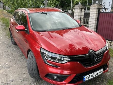 Рено Меган 2017 в Жмеренке на Automoto.ua Красный Рено Меган, объемом двигателя 1.5 л и пробегом 219 тыс. км за 11499 $, фото 1 на Automoto.ua