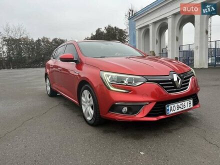 Рено Меган 2018 в Ужгороде на Automoto.ua Красный Рено Меган, объемом двигателя 1.3 л и пробегом 108 тыс. км за 12300 $, фото 1 на Automoto.ua