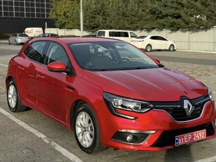 Красный Рено Меган, объемом двигателя 1.3 л и пробегом 158 тыс. км за 14800 $, фото 1 на Automoto.ua