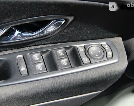 Рено Меган, объемом двигателя 1.5 л и пробегом 187 тыс. км за 9400 $, фото 26 на Automoto.ua