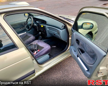 Рено Меган, объемом двигателя 1.6 л и пробегом 200 тыс. км за 2000 $, фото 10 на Automoto.ua