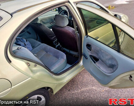 Рено Меган, объемом двигателя 1.6 л и пробегом 200 тыс. км за 2000 $, фото 12 на Automoto.ua