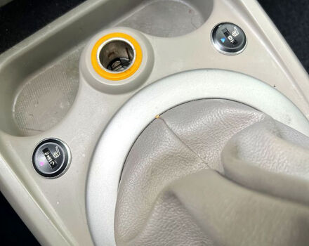 Рено Меган, объемом двигателя 1.6 л и пробегом 198 тыс. км за 5299 $, фото 9 на Automoto.ua