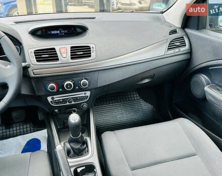 Рено Меган, об'ємом двигуна 1.6 л та пробігом 180 тис. км за 7399 $, фото 23 на Automoto.ua