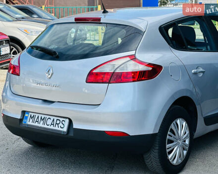 Рено Меган, об'ємом двигуна 1.6 л та пробігом 180 тис. км за 7399 $, фото 4 на Automoto.ua