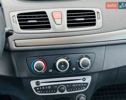 Рено Меган, об'ємом двигуна 1.6 л та пробігом 180 тис. км за 7399 $, фото 28 на Automoto.ua