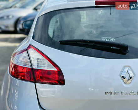 Рено Меган, об'ємом двигуна 1.6 л та пробігом 180 тис. км за 7399 $, фото 7 на Automoto.ua