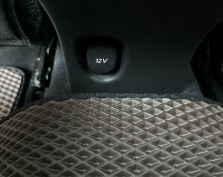 Рено Меган, объемом двигателя 1.6 л и пробегом 180 тыс. км за 7200 $, фото 42 на Automoto.ua