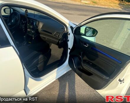 Рено Меган, объемом двигателя 1.5 л и пробегом 241 тыс. км за 10000 $, фото 4 на Automoto.ua