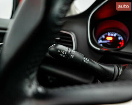 Рено Меган, объемом двигателя 1.6 л и пробегом 98 тыс. км за 12052 $, фото 15 на Automoto.ua