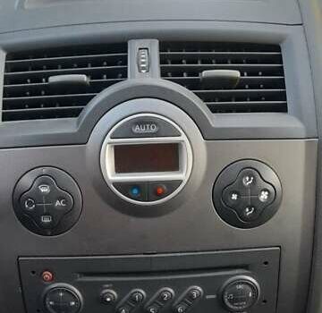 Рено Меган, объемом двигателя 1.6 л и пробегом 254 тыс. км за 4950 $, фото 21 на Automoto.ua