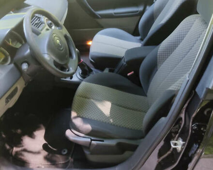 Рено Меган, объемом двигателя 1.6 л и пробегом 207 тыс. км за 5300 $, фото 11 на Automoto.ua