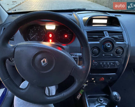 Рено Меган, объемом двигателя 1.6 л и пробегом 195 тыс. км за 5400 $, фото 14 на Automoto.ua