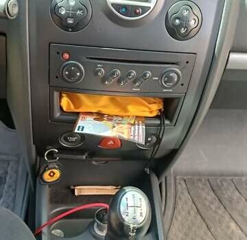 Рено Меган, объемом двигателя 1.6 л и пробегом 197 тыс. км за 5200 $, фото 11 на Automoto.ua